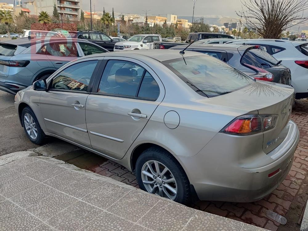 ميتسوبيشي لانسر